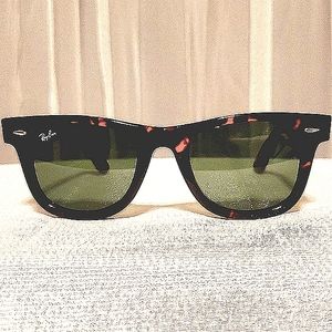 NEVER WORN! Rayban Wayfarer Classic Tortoise Shell Sunglasses.  MEN'S/WOMENS